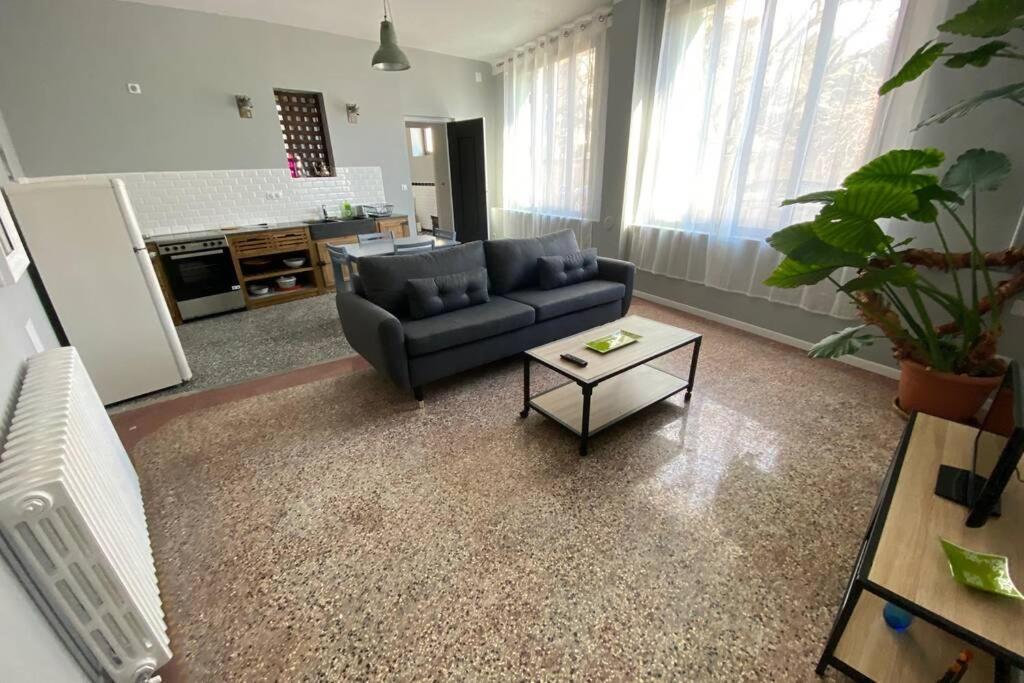 Appartement Indépendant Dans Maison De Village